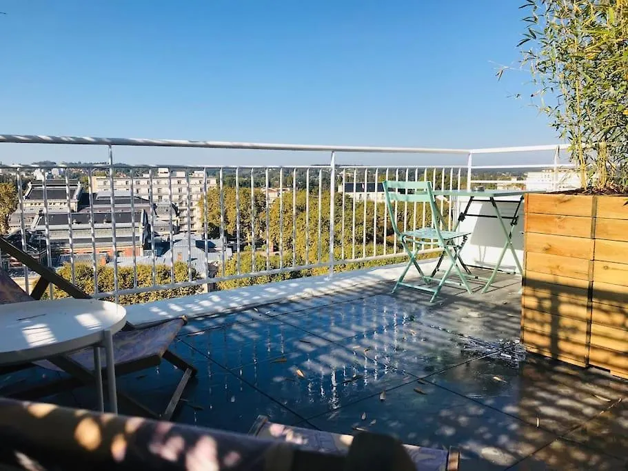 *Astoria 7* Rooftop Cosy A Vichy Apartment
